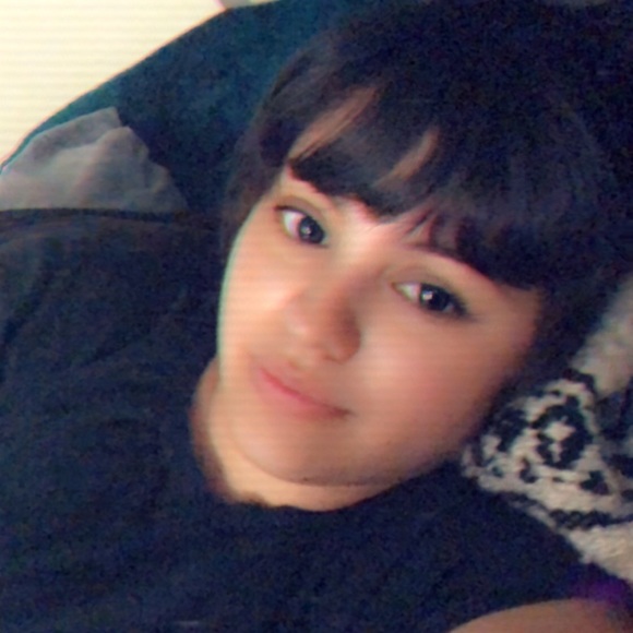 Meet your Posher, Emilly - Picture 1 of 1